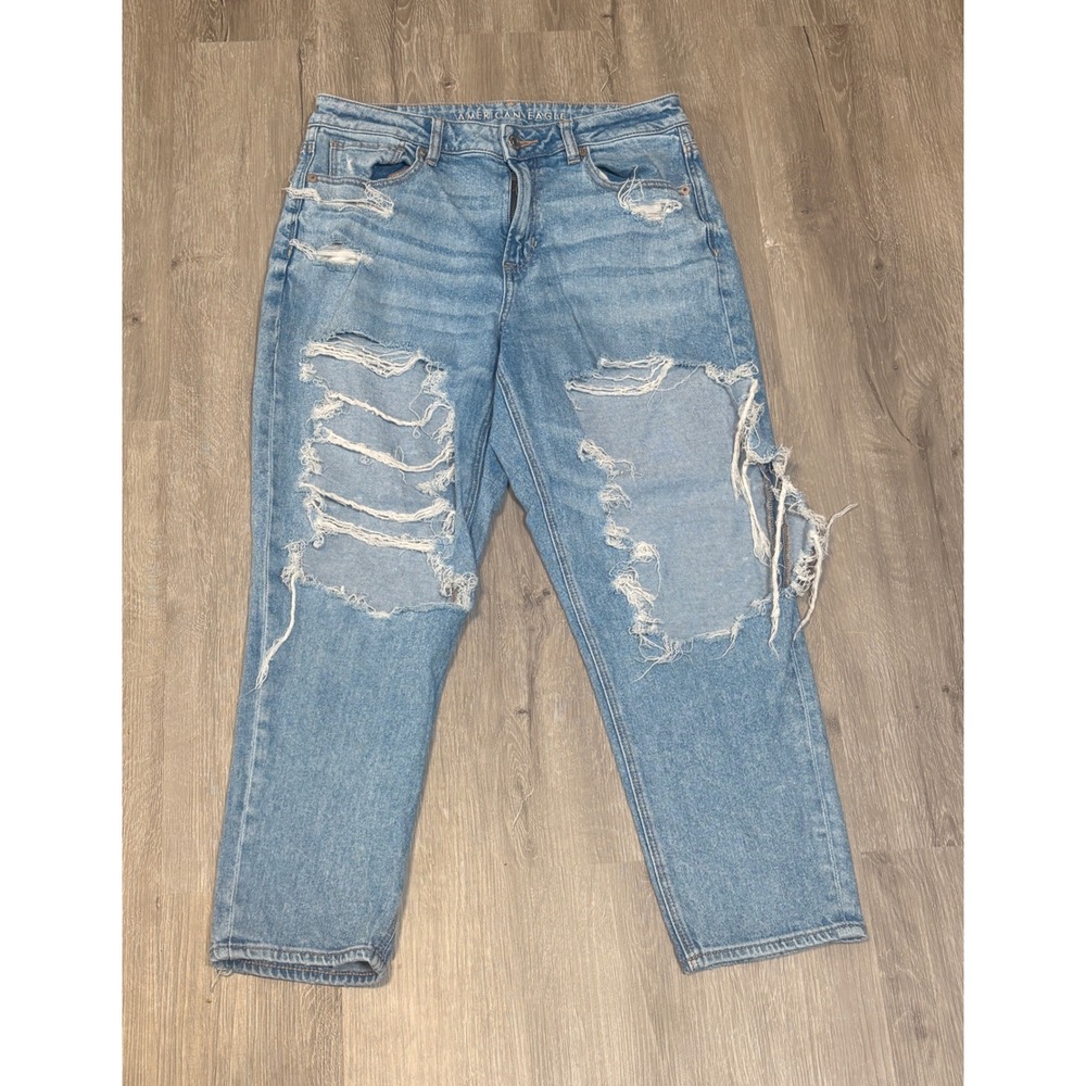 American Eagle Mom Jean Light Wash Distressed Ripped Stretch Denim Blue Size 10S